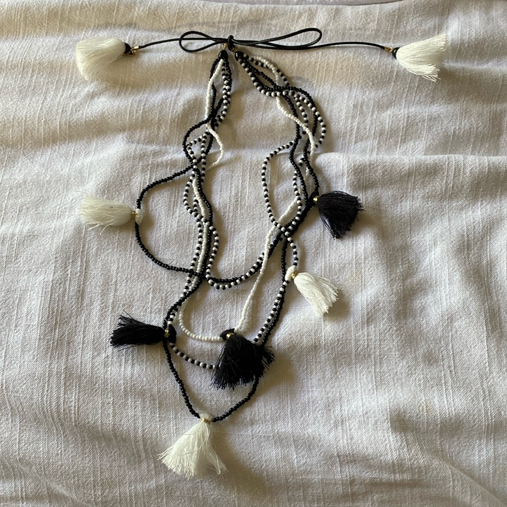 Vineyard vines black and white adjustable necklace with tassels